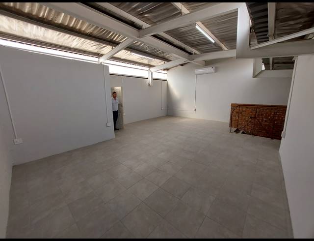 112M² WAREHOUSE TO LET IN HENNOPSPARK